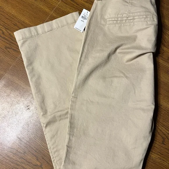Old Navy Women’s Pants - Picture 6 of 6